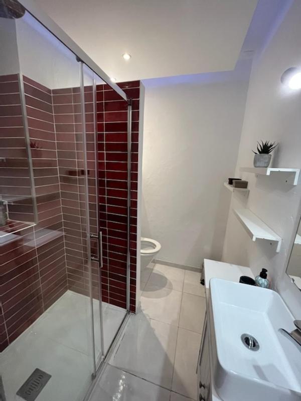 L'Appartement - Chambre Avec Salle De Bains Et Wc Dans Une Galerie D'Art 蒙贝利亚尔 外观 照片